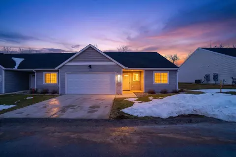 1069 Sunnyside, Wayland, MI 49348