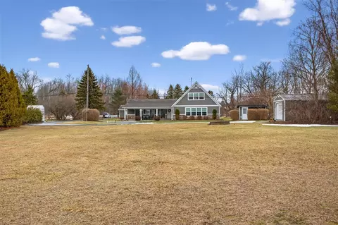1047 Wamplers Lk, Brooklyn, MI 49230