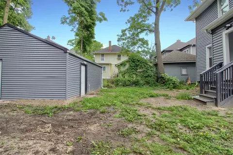 Exterior - 609 W Biddle, Jackson, MI 49203 photo 7 of 8