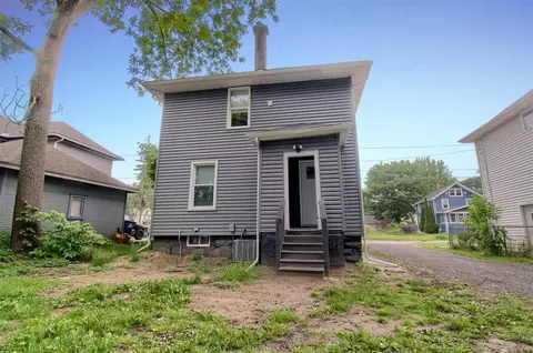 Exterior - 609 W Biddle, Jackson, MI 49203 photo 5 of 8
