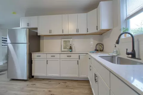 Kitchen - 609 W Biddle, Jackson, MI 49203 photo 3 of 3