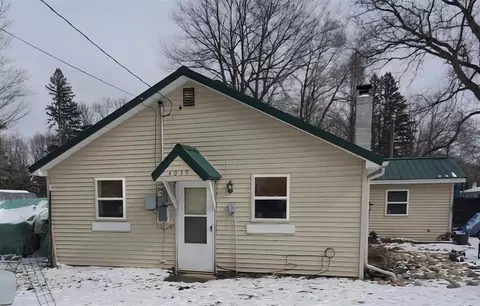 4039 N Pleasant, Hillsdale, MI 49242