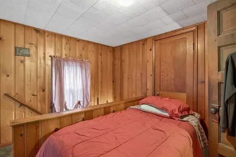 Bedroom - 2013 Cooper, Jackson, MI 49202 photo 4 of 5