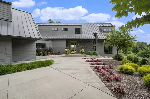 1950 Robinson, East Grand Rapids, MI 49506