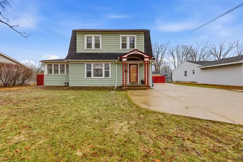1922 Burton, Grand Rapids, MI 49506