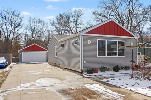 1046 Bronson, Plainwell, MI 49080