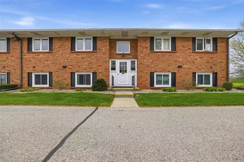 230 S State #15, Zeeland, MI 49464