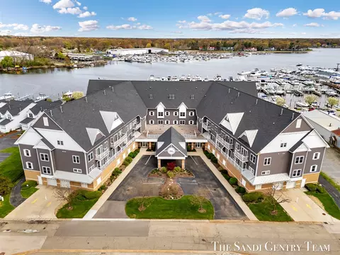 917 W Savidge #1, Spring Lake, MI 49456