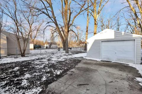 4927 Starr, Lansing, MI 48910 photo 3
