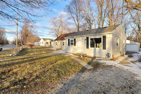 4927 Starr, Lansing, MI 48910 photo 2