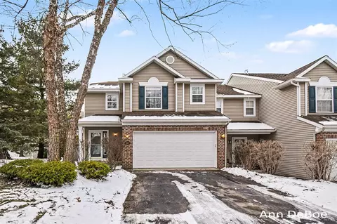 5957 E Lyn Hvn, Grand Rapids, MI 49512