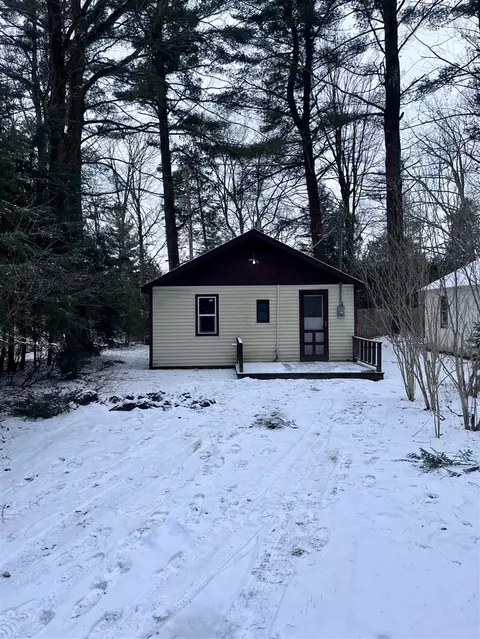 1478 E Gardner, Newaygo, MI 49337