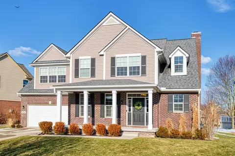 551 Fairways #102, Chelsea, MI 48118