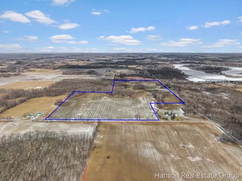 3191 Murray Lk, Lowell, MI 49331