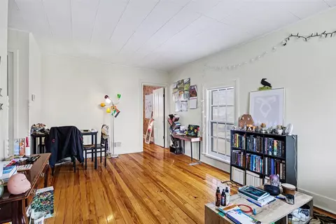 Living - 222 N Eagle, Marshall, MI 49068 photo 5 of 6
