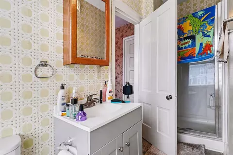 Bath - 222 N Eagle, Marshall, MI 49068 photo 3 of 4