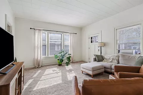 Living - 222 N Eagle, Marshall, MI 49068 photo 1 of 6
