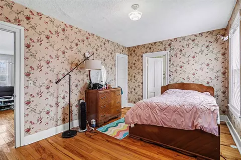 Bedroom - 222 N Eagle, Marshall, MI 49068 photo 5 of 6