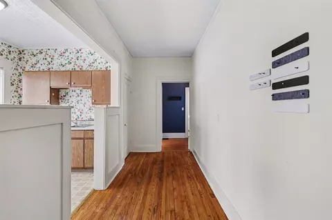 Entry Way - 222 N Eagle, Marshall, MI 49068 photo 1 of 2