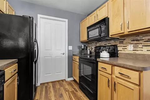 Kitchen - 3960 Berkeley, Canton, MI 48188 photo 3 of 4