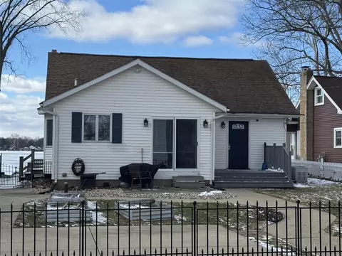 8842 E Long Lk, Scotts, MI 49088