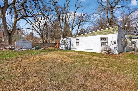 Exterior - 310 21st, Jackson, MI 49203 photo 7 of 8