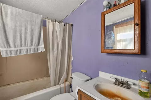 Bath - 310 21st, Jackson, MI 49203 photo 2 of 2