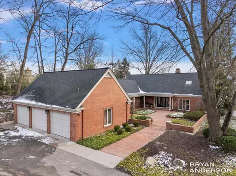3150 Manhattan, East Grand Rapids, MI 49506