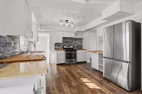 Kitchen - 865 W Main, Mendon, MI 49072 photo 1 of 1