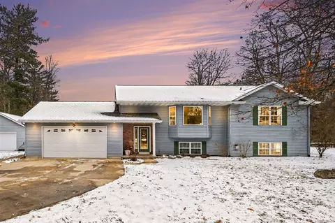 13396 Lincoln Lk, Gowen, MI 49326