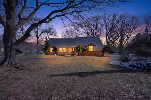 3825 W Walmont, Jackson, MI 49203