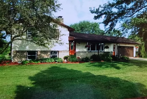 8453 Hanna Lk, Caledonia, MI 49316