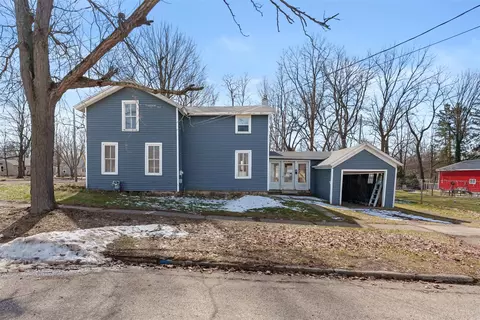 404 Park, Plainwell, MI 49080 photo 2