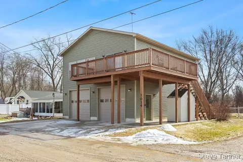 1034 Thompson, Stanton, MI 48888 photo 3