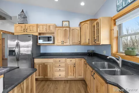 1034 Thompson, Stanton, MI 48888 photo 8