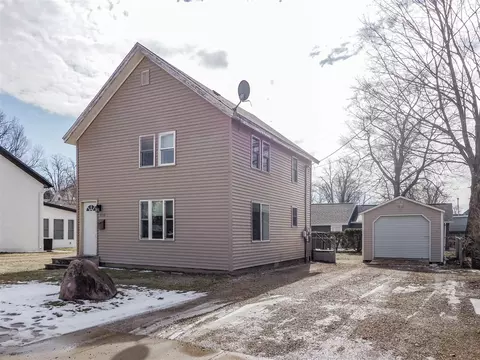 210 Cedar, Paw Paw, MI 49079