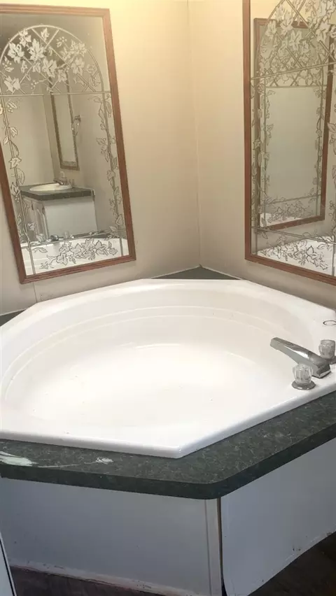 Bath - 11399 Maple, Allendale, MI 49401 photo 2 of 4