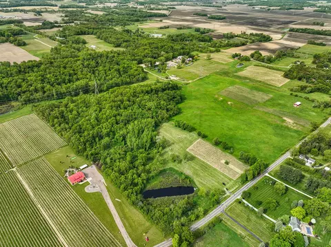 438 E Snow, Baroda, MI 49101