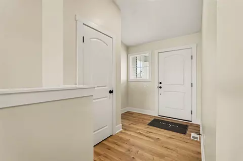 4904 Bethpage, Comstock Park, MI 49321
