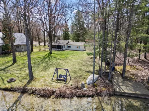 8982 W School Section Lk, Mecosta, MI 49332