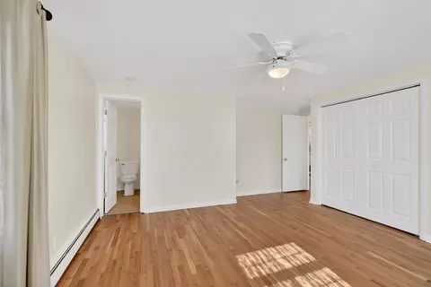 Bedroom - 829 Thorntree, Jackson, MI 49203 photo 2 of 9
