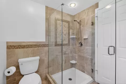 Bath - 829 Thorntree, Jackson, MI 49203 photo 7 of 8