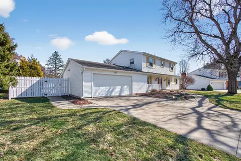 Exterior - 829 Thorntree, Jackson, MI 49203 photo 5 of 26
