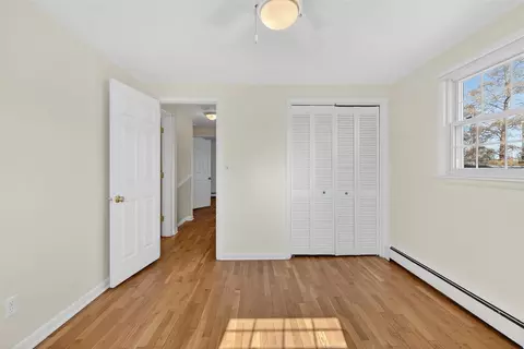 Bedroom - 829 Thorntree, Jackson, MI 49203 photo 5 of 9