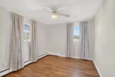 Bedroom - 829 Thorntree, Jackson, MI 49203 photo 6 of 9