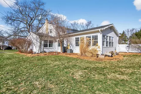 Exterior - 829 Thorntree, Jackson, MI 49203 photo 19 of 26