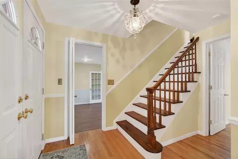 Entry Way - 829 Thorntree, Jackson, MI 49203 photo 3 of 3