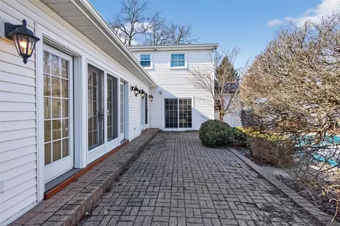 Exterior - 829 Thorntree, Jackson, MI 49203 photo 7 of 26