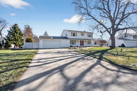 Exterior - 829 Thorntree, Jackson, MI 49203 photo 6 of 26