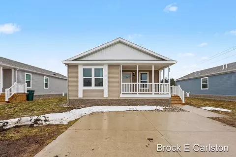 1283 Ellis #31, Norton Shores, MI 49441